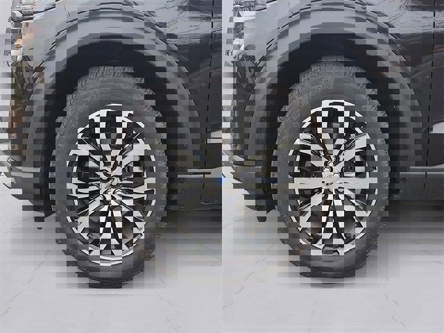 Certified 2025 Ford Explorer ST-Line image 9