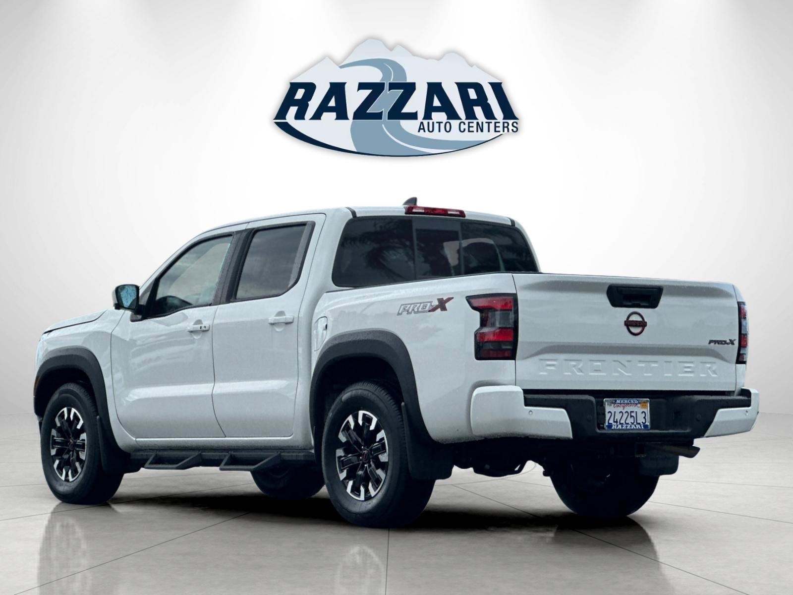 Used 2022 Nissan Frontier Pro-X image 3
