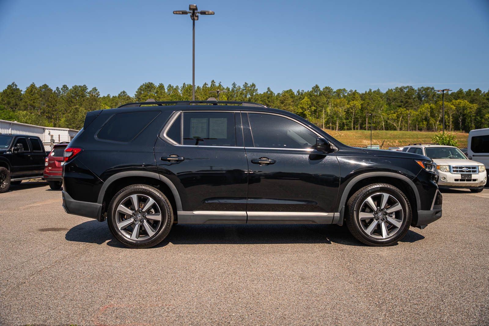 Used 2024 Honda Pilot Touring image 8