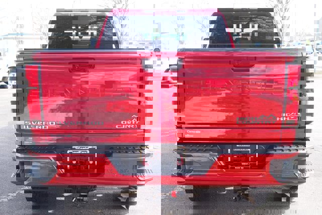 Used 2025 Chevrolet Silverado 2500 High Country w/ High Country Premium Package image 4