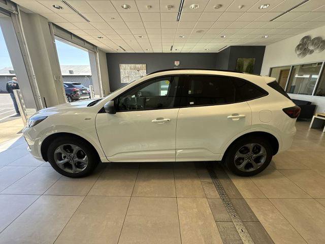 Certified 2023 Ford Escape ST-Line w/ Tech Pack #1 AWD/4WD image 6