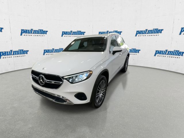 Used 2023 Mercedes-Benz GLC 300 4MATIC image 4