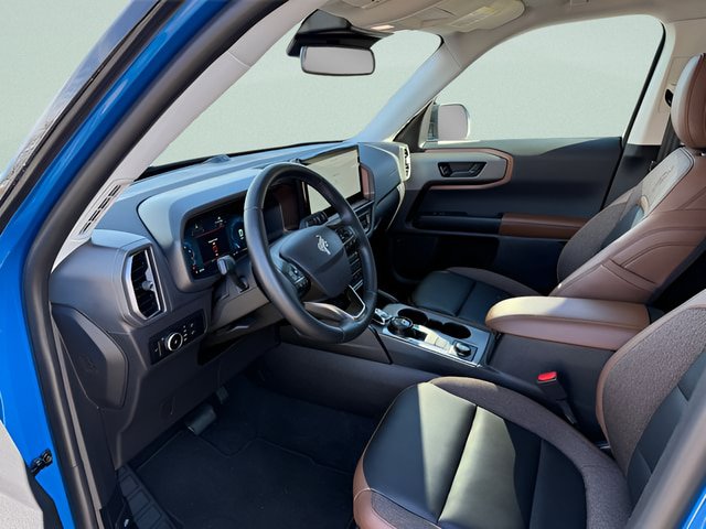 Certified 2025 Ford Bronco Sport Outer Banks w/ Outer Banks Tech Package+ AWD/4WD image 4