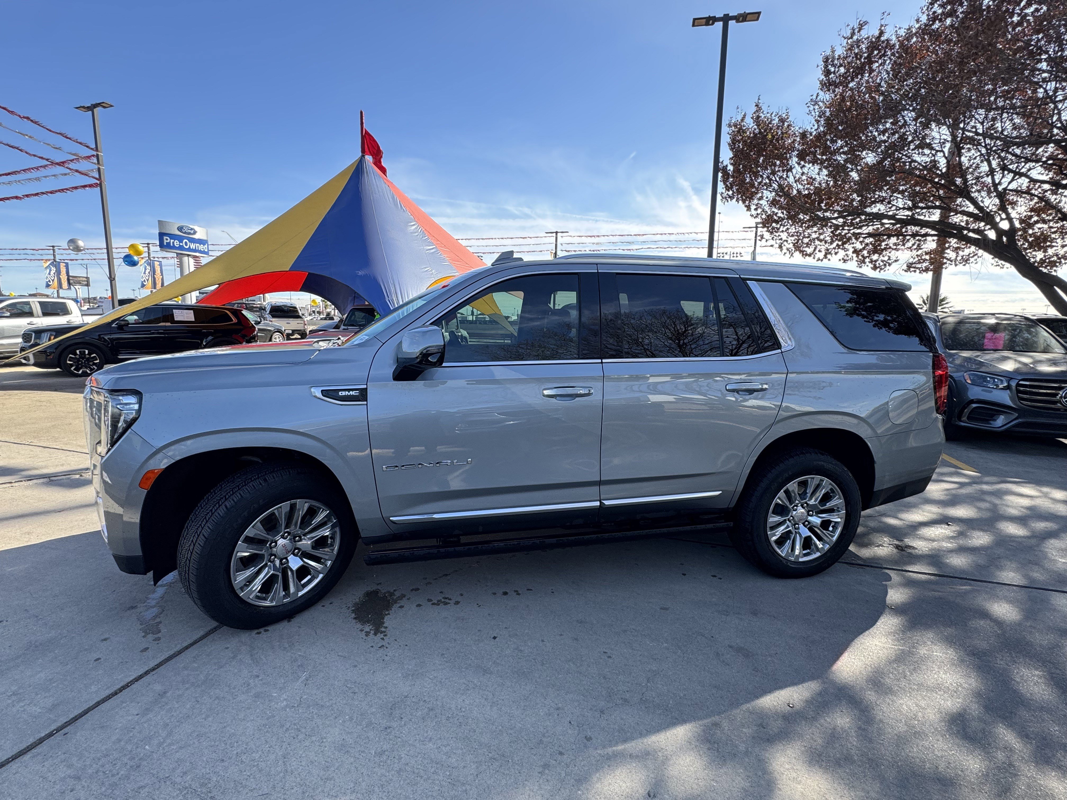 Used 2024 GMC Yukon Denali image 7