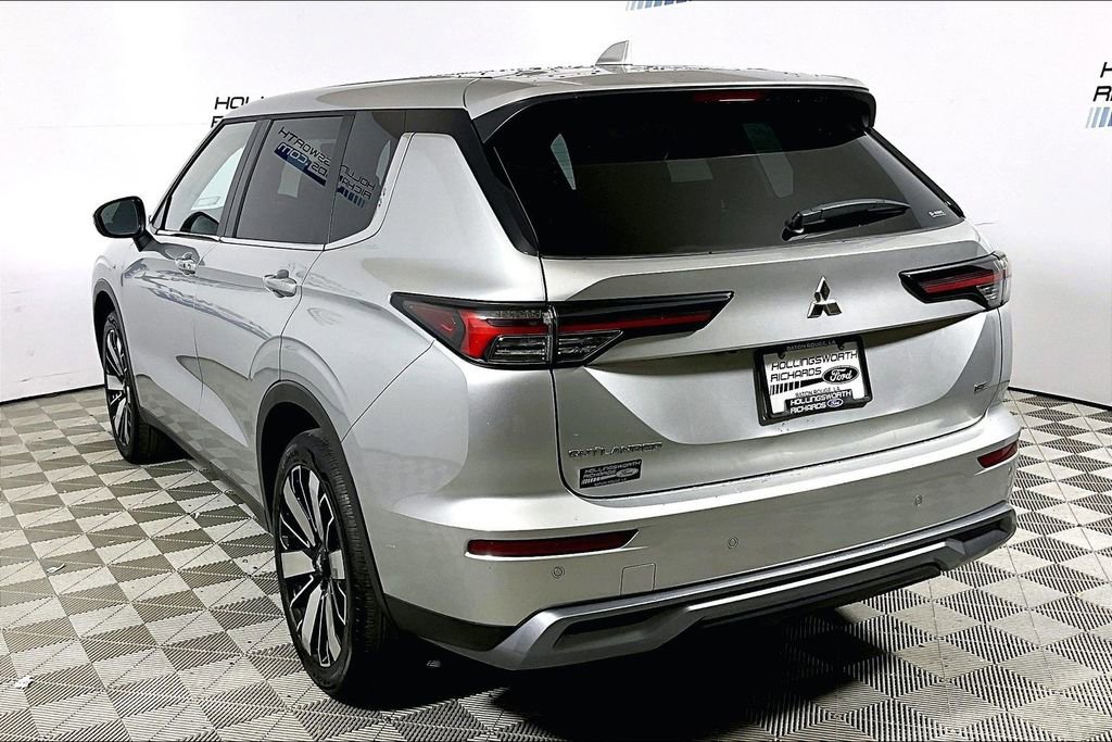 Used 2025 Mitsubishi Outlander SE AWD/4WD image 8