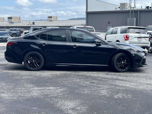 Used 2025 Toyota Camry SE w/ Convenience Package FWD image 2