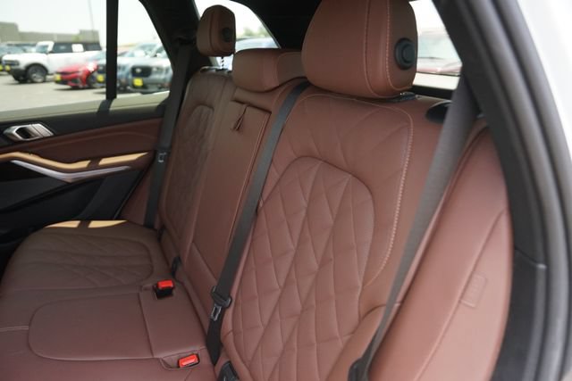 Used 2023 BMW X5 xDrive40i w/ Premium Package AWD/4WD image 14