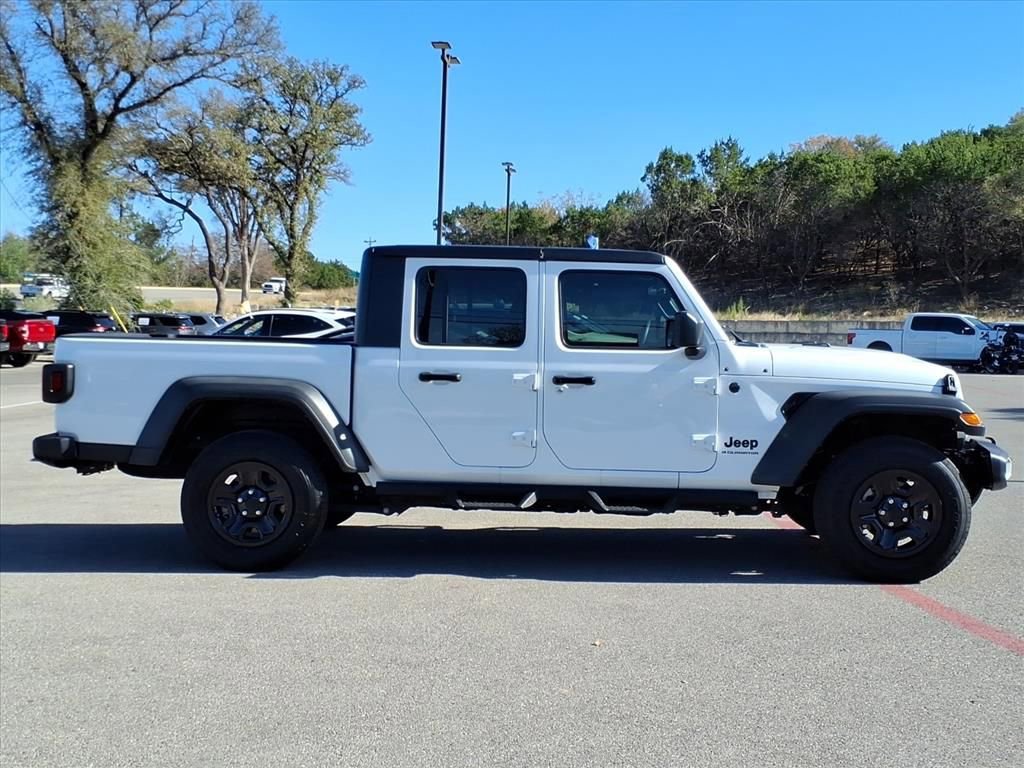 Used 2025 Jeep Gladiator Sport image 4