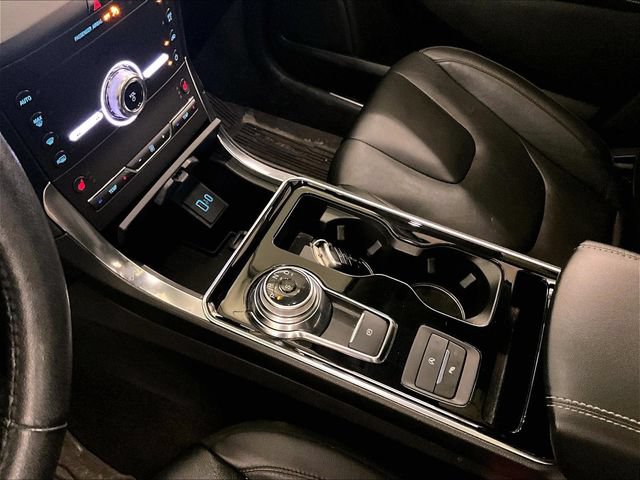 Certified 2020 Ford Edge Titanium AWD/4WD image 16