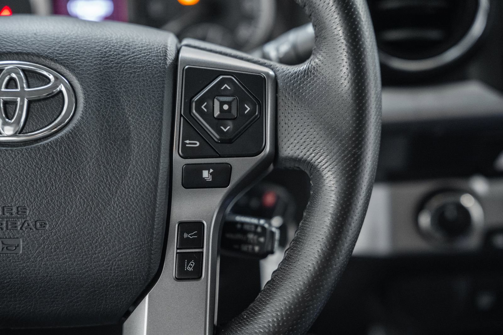 Used 2020 Toyota Tacoma SR5 image 33