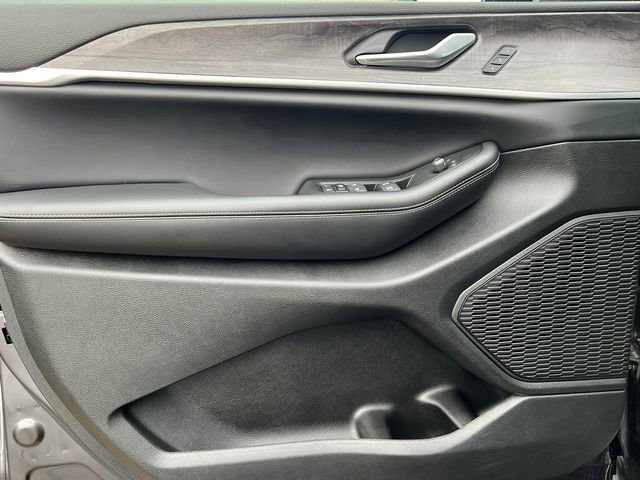 Used 2024 Jeep Grand Cherokee L Limited image 22