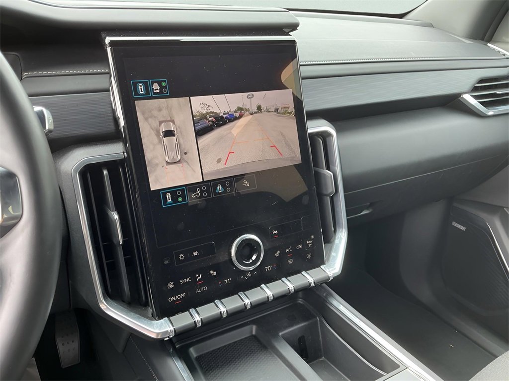 Used 2025 GMC Acadia Elevation image 36