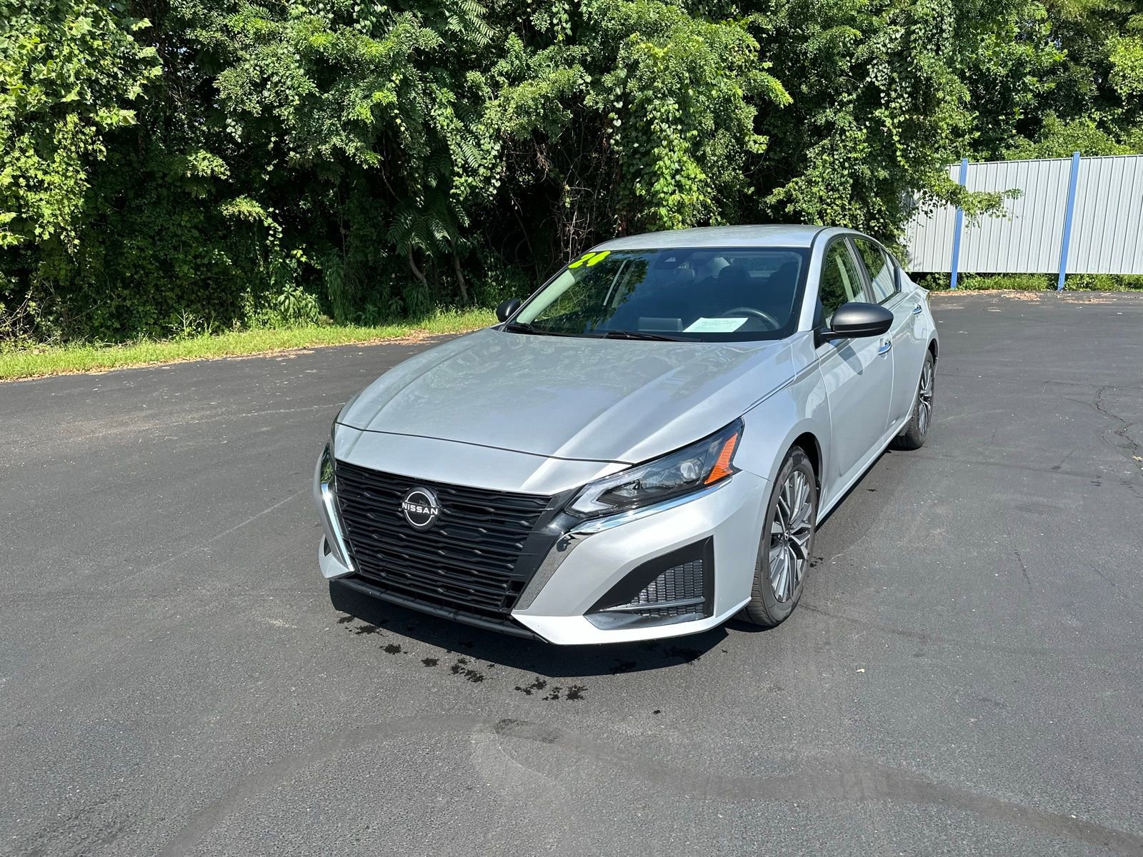 Used 2024 Nissan Altima 2.5 SV image 8