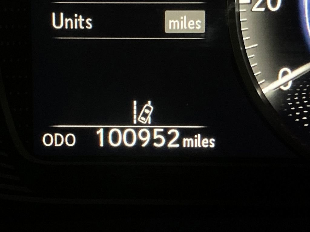 Used 2019 Lexus UX 200 image 27