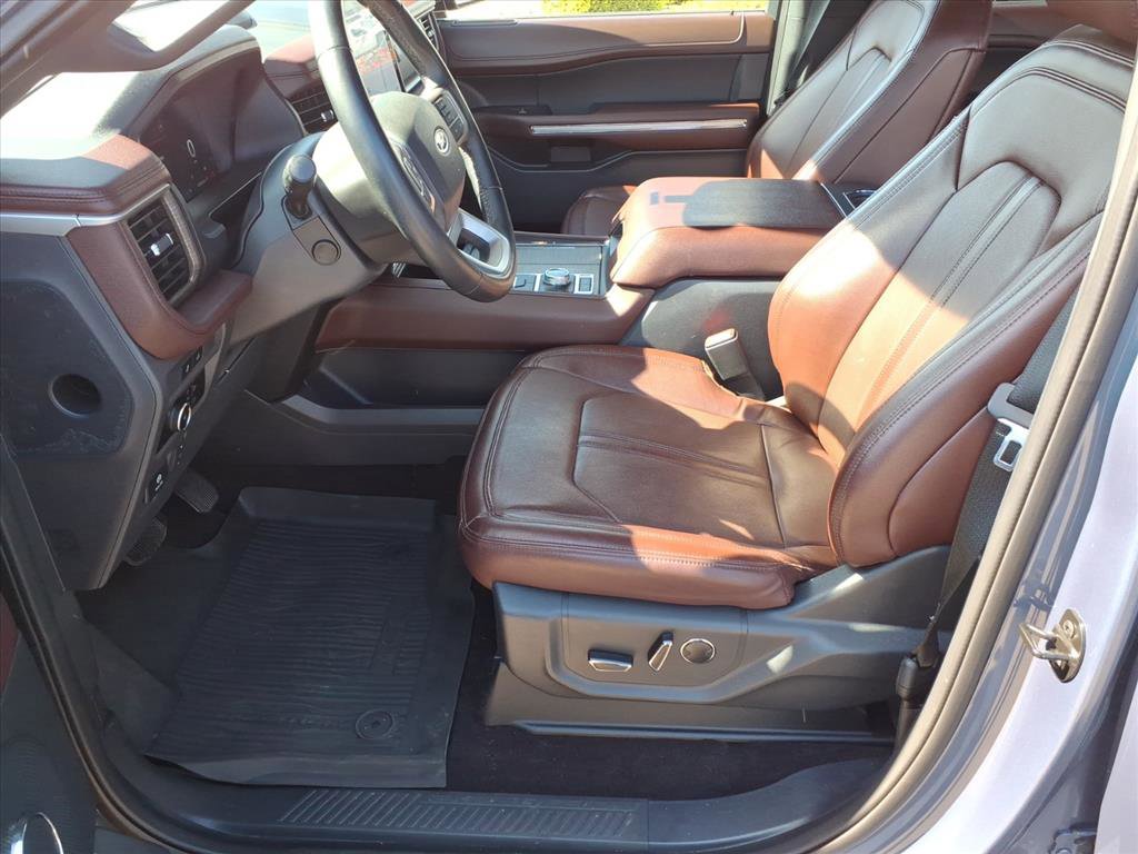 Certified 2023 Ford Expedition Limited AWD/4WD image 5