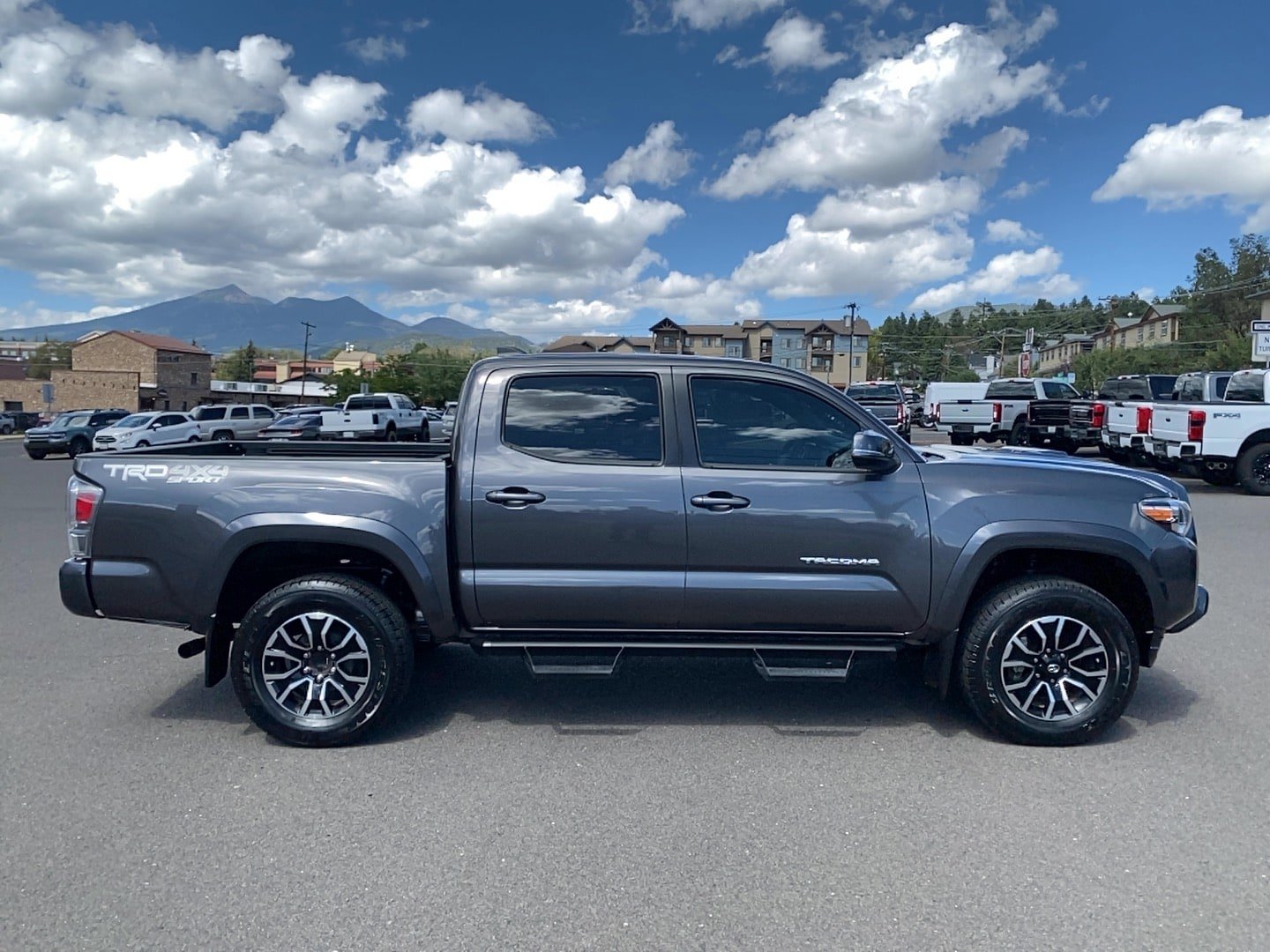 Used 2020 Toyota Tacoma TRD Sport w/ Technology Package AWD/4WD image 4