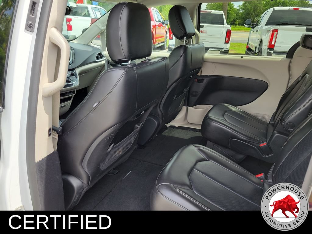 Used 2023 Chrysler Pacifica Touring-L FWD image 16