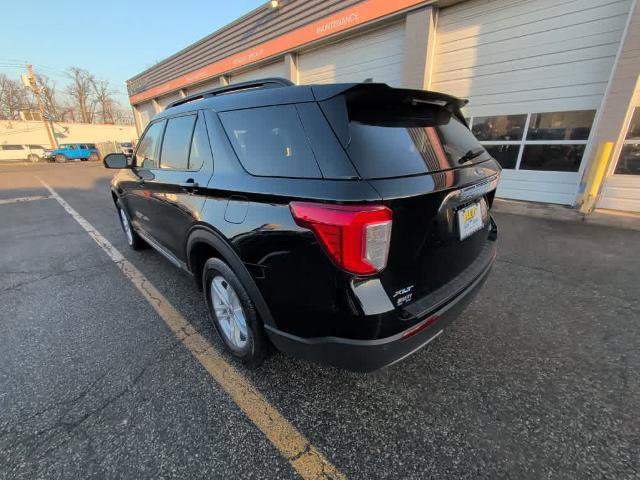 Certified 2023 Ford Explorer XLT w/ Equipment Group 202A AWD/4WD image 3