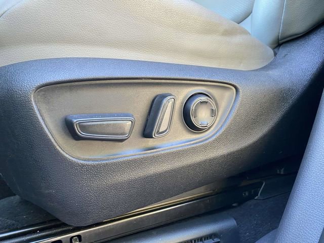 Used 2022 Toyota Sienna XLE image 18