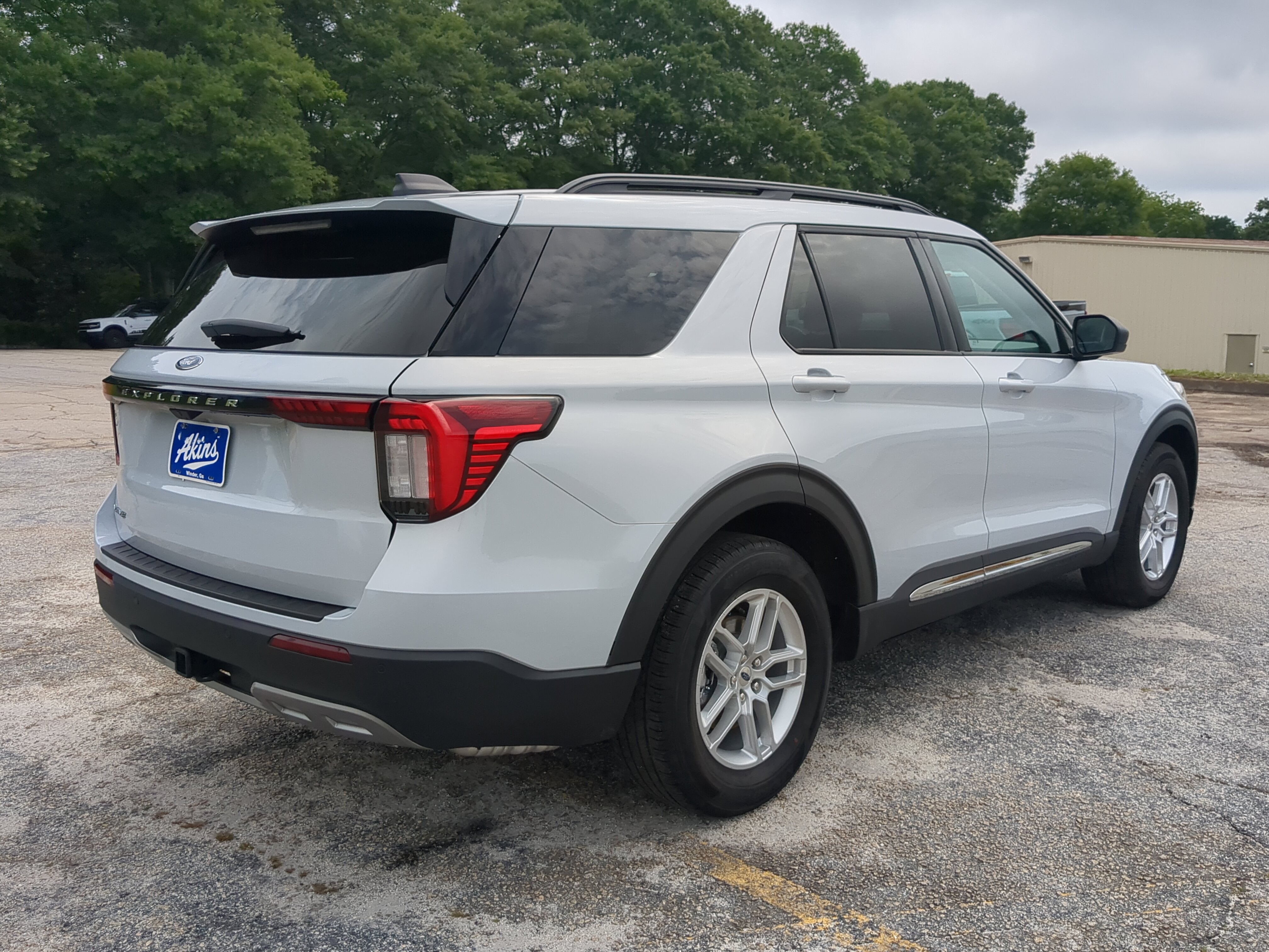 Certified 2025 Ford Explorer Active w/ Active Comfort Package RWD image 3