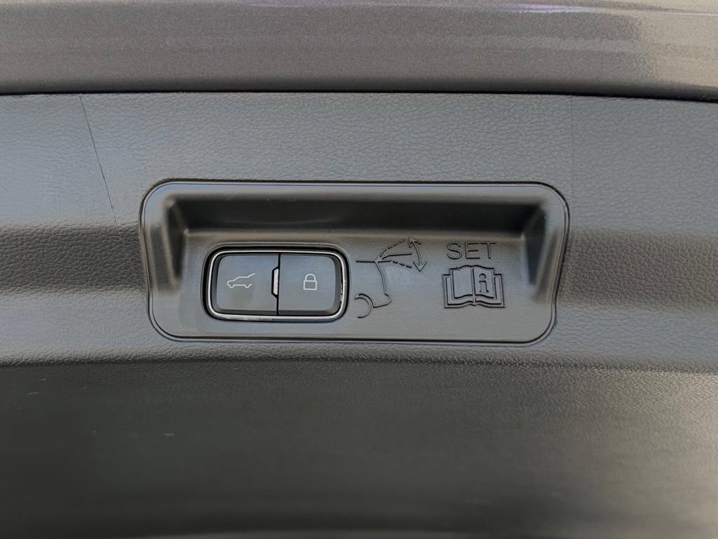 Certified 2025 Ford Explorer ST-Line AWD/4WD image 11