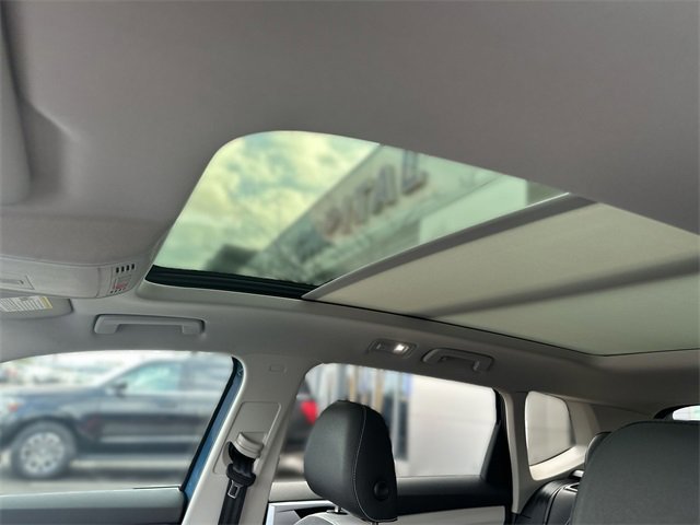 Used 2025 Volkswagen Taos SE image 22