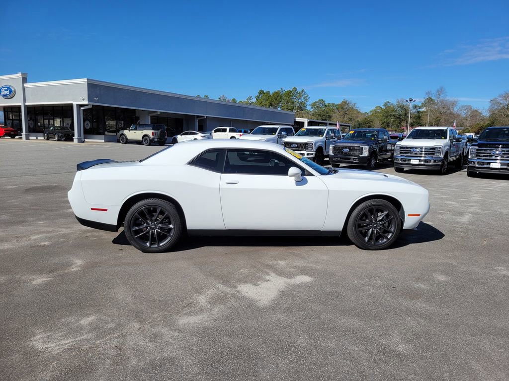 Used 2023 Dodge Challenger SXT w/ Plus Package image 6