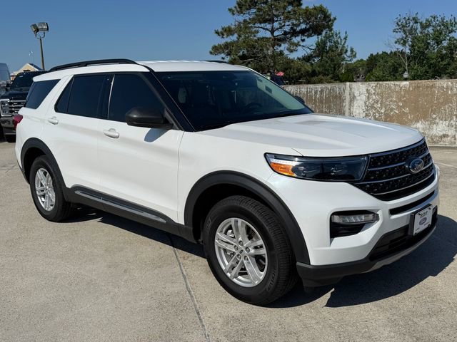 Certified 2023 Ford Explorer XLT w/ Equipment Group 202A AWD/4WD image 6