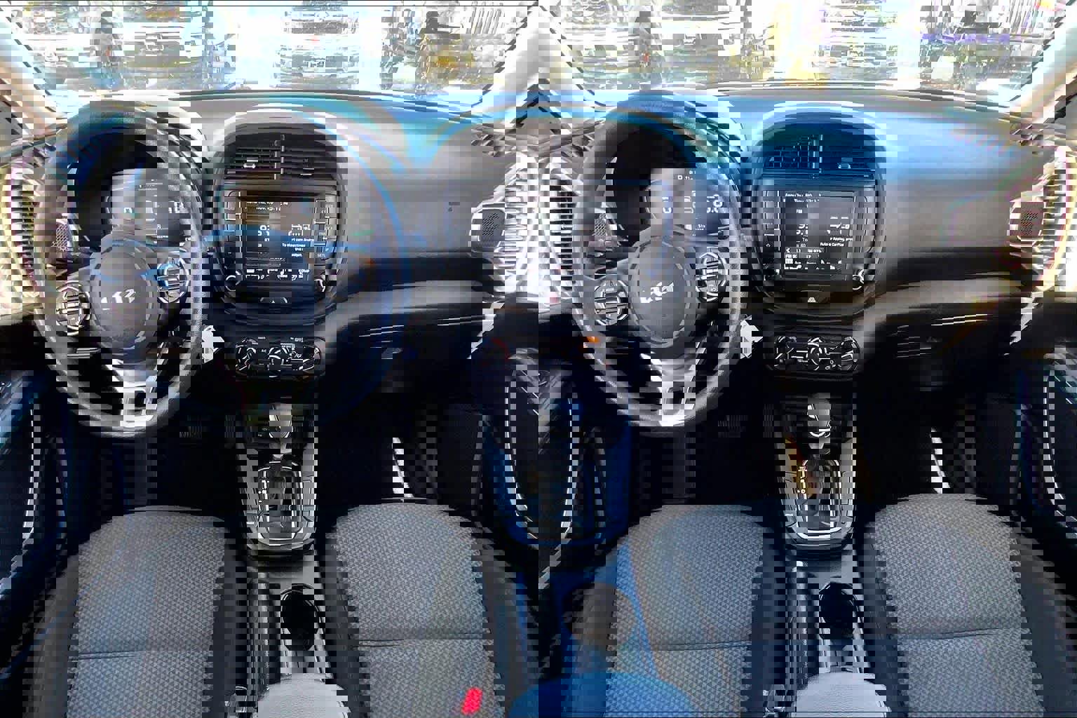 Used 2023 Kia Soul LX w/ LX Technology Package image 15