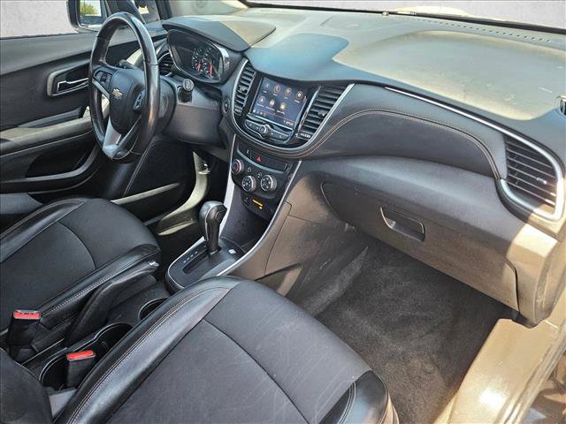 Used 2021 Chevrolet Trax LT w/ Midnight Edition image 20
