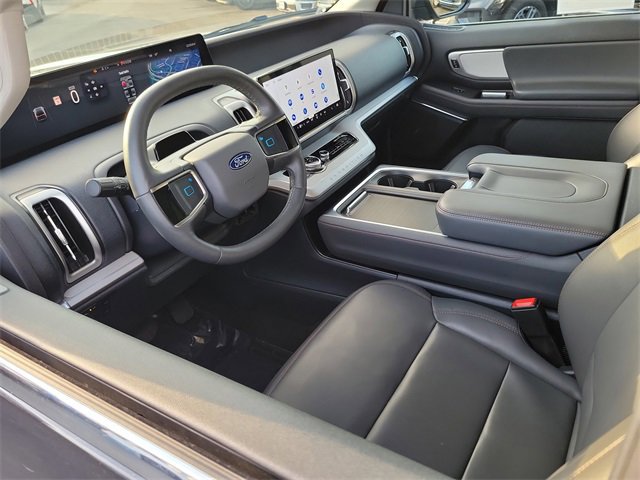 Certified 2025 Ford Expedition Active image 8
