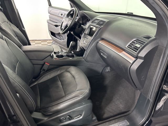 Certified 2018 Ford Explorer Limited w/ Equipment Group 301A AWD/4WD image 22