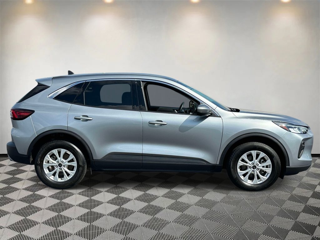 Certified 2024 Ford Escape Active w/ Tech Pack #2 AWD/4WD image 2