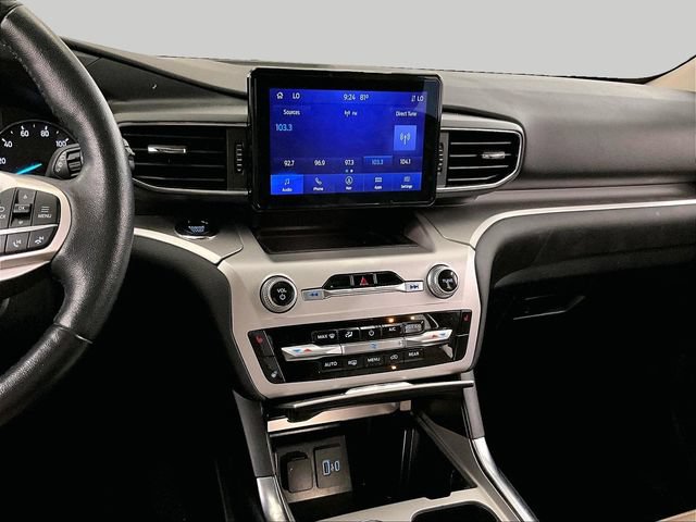 Certified 2022 Ford Explorer XLT w/ Equipment Group 202A AWD/4WD image 6