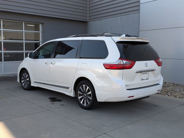Used 2020 Toyota Sienna Limited Premium image 4