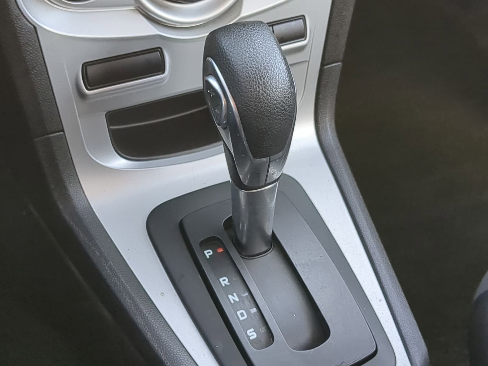 Certified 2018 Ford Fiesta SE image 31