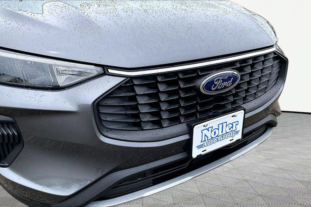 Certified 2023 Ford Escape Active AWD/4WD image 28