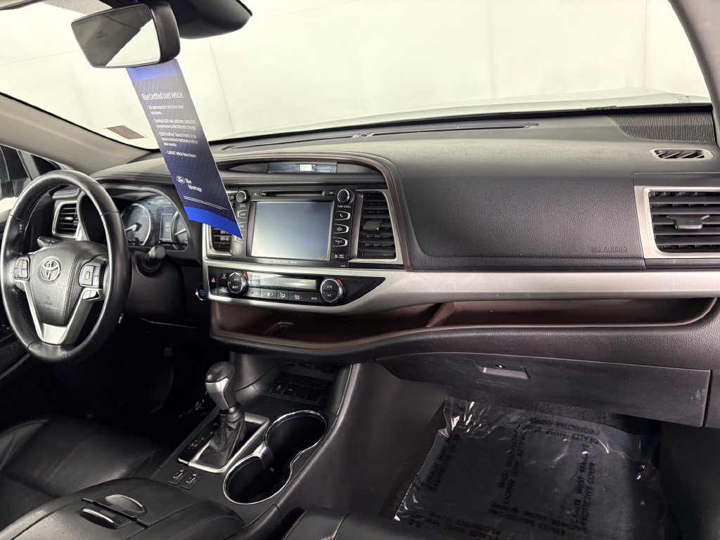 Used 2019 Toyota Highlander XLE FWD image 39