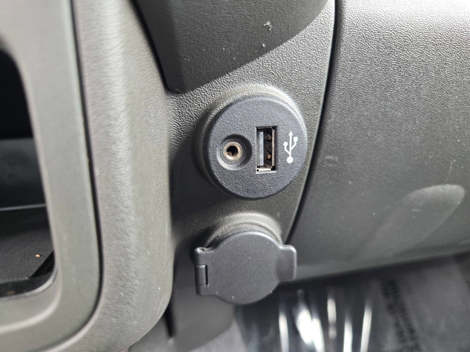 Used 2019 Nissan Frontier SV RWD image 28