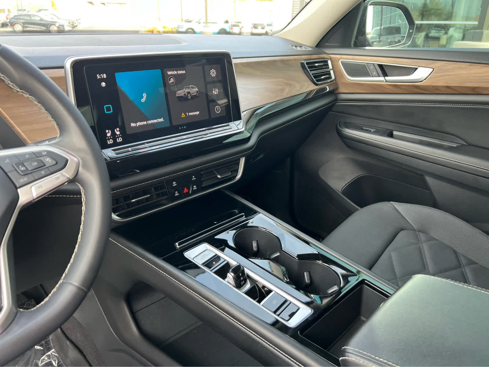 Used 2024 Volkswagen Atlas SE AWD/4WD image 7