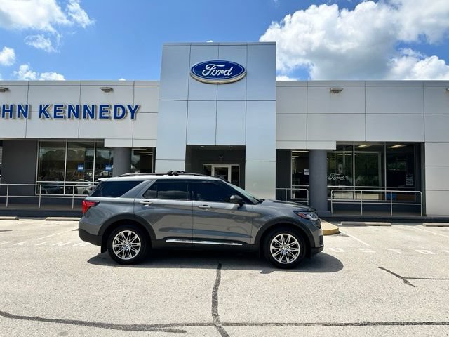 Certified 2025 Ford Explorer Active w/ Active Comfort Package AWD/4WD image 23