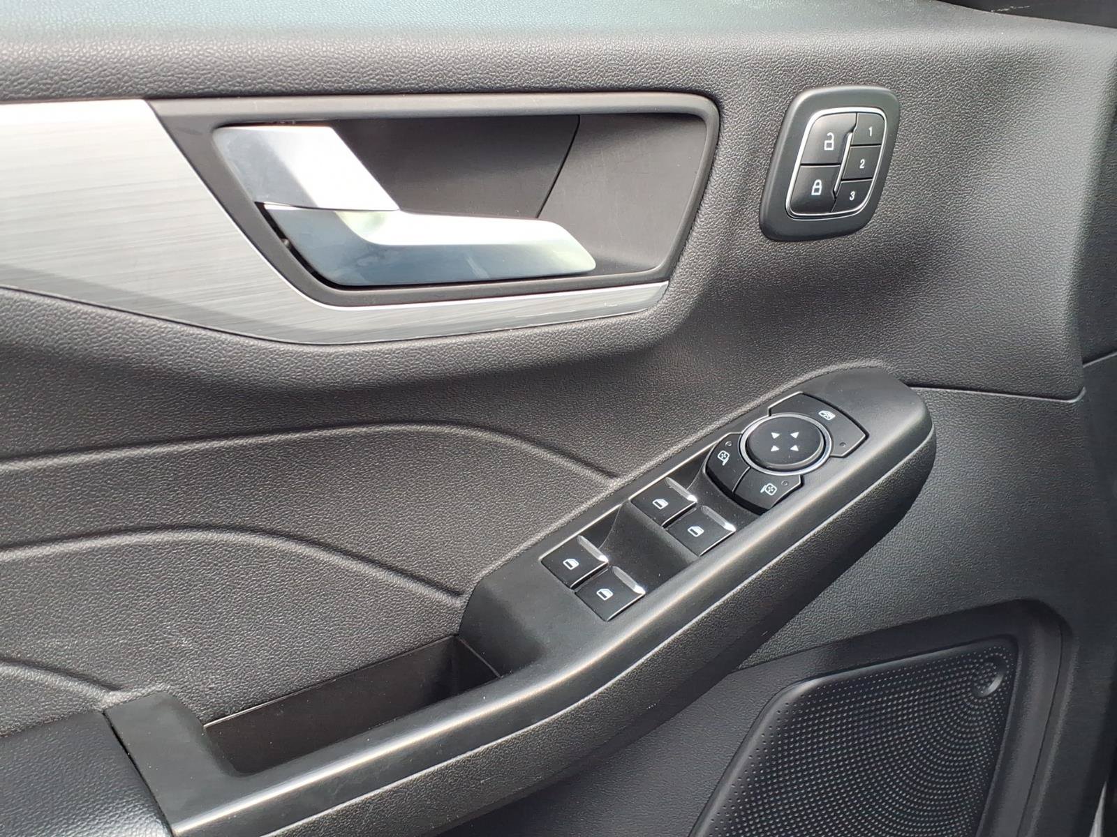 Certified 2024 Ford Escape Platinum AWD/4WD image 14