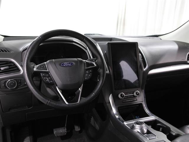 Certified 2024 Ford Edge Titanium image 7