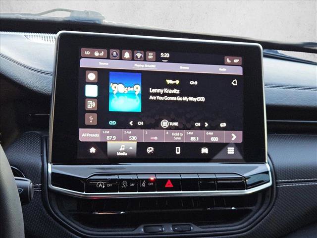 Used 2024 Jeep Compass Latitude w/ Convenience Group AWD/4WD image 13