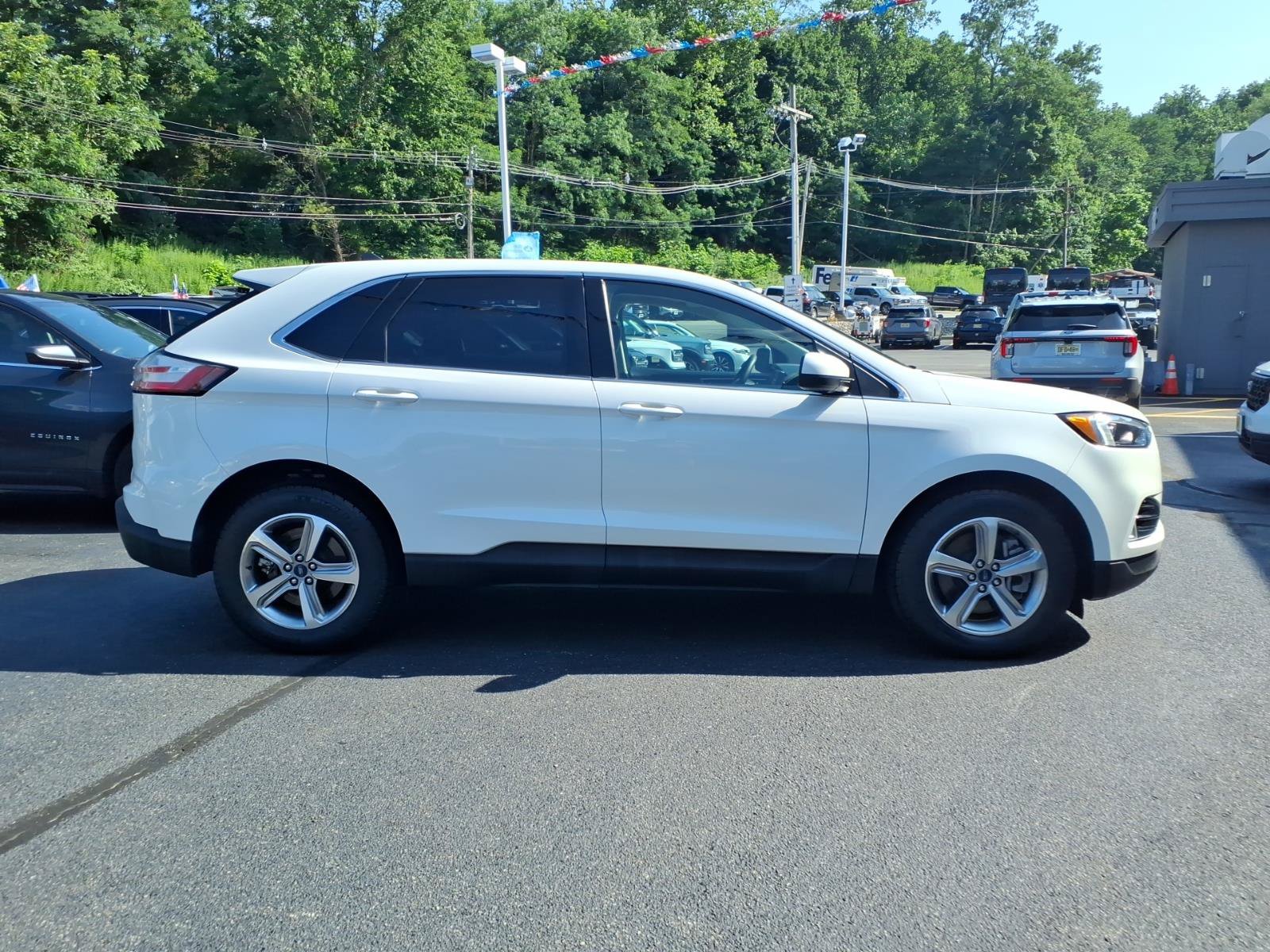 Certified 2022 Ford Edge SEL w/ Convenience Package AWD/4WD image 9