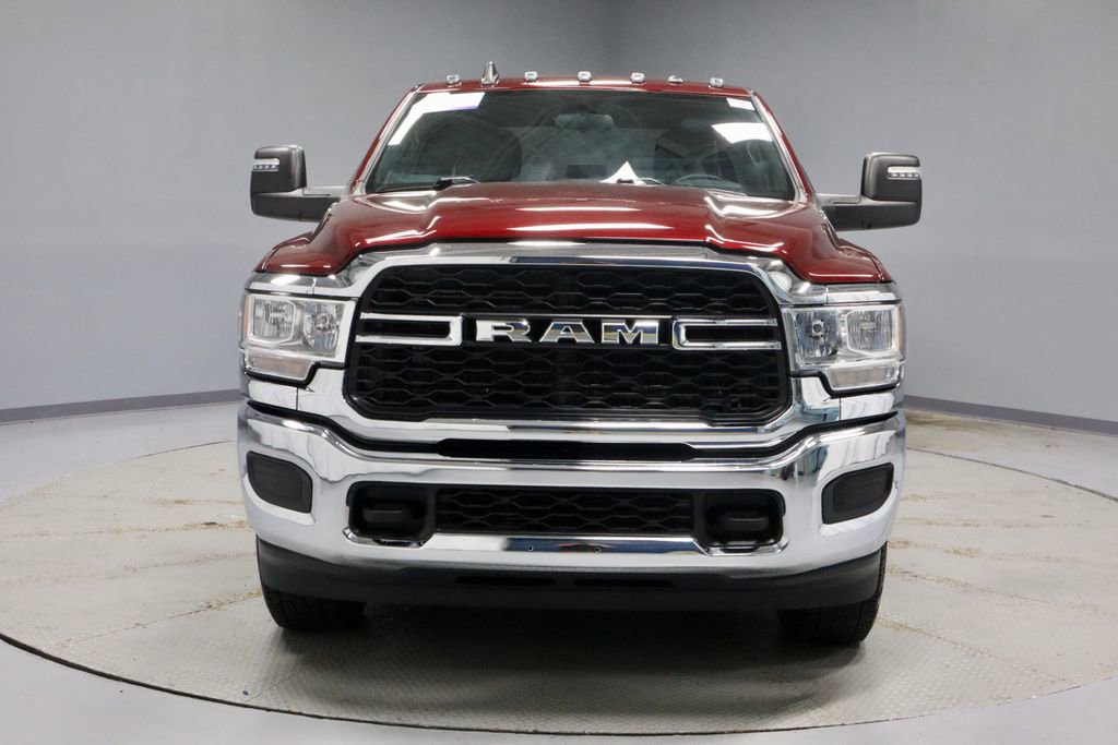 Used 2024 RAM 2500 Tradesman w/ Chrome Appearance Group AWD/4WD image 5