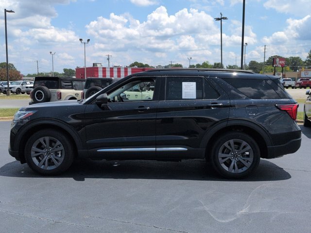 Certified 2025 Ford Explorer Active w/ Active Comfort Package AWD/4WD image 7