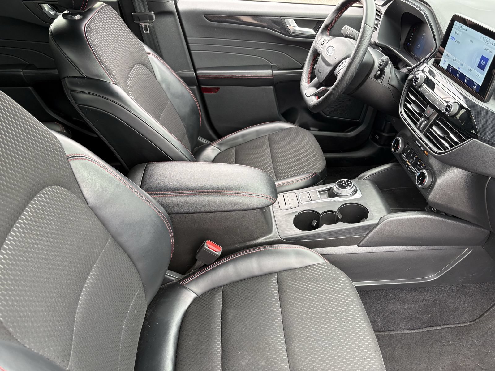 Certified 2025 Ford Escape ST-Line AWD/4WD image 13