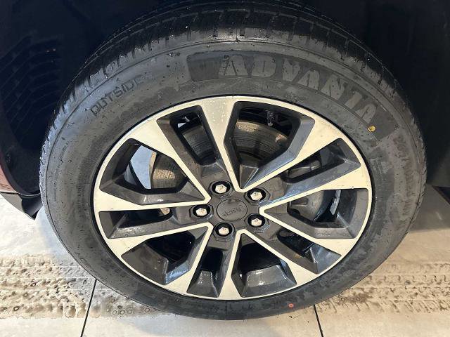 Used 2021 Jeep Grand Cherokee L Overland w/ Advanced Protech Group III image 32