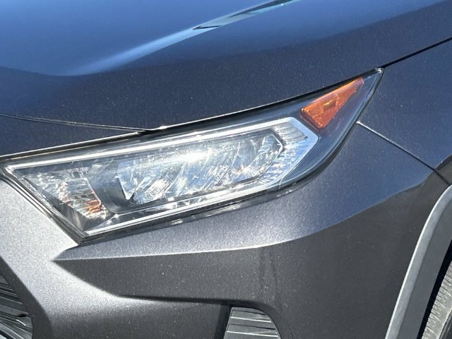Used 2021 Toyota RAV4 XLE w/ Convenience Package FWD image 9